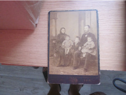 Old Cardboard Nis Family 1889 Group Kabinet Portrait - Oud (voor 1900)