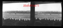 Un Champ De Course Bien Animé, à Identifier - Plaque De Verre Stéréo En Négatif - Taille 44 X 107 Mlls - Glass Slides