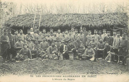 56 - Camp De Coetquidan - Guerre 1914-1918 - Les Prisonniers Allemands En Foret - L'heure Du Repas - Animée - Militaria  - Guer Coetquidan