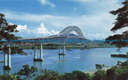 R665429 Linking The Americas. Thatcher Ferry Bridge. A Mike Roberts. Flatau - Monde
