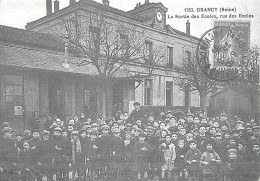 93 - Drancy - Reproduction De CPA - La Sortie Des Ecoles  Rue Des Ecoles - Carte Publicitaire Bourse Multi-collections D - Drancy