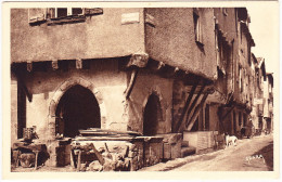 Saint-Céré - Vieille Maison , Place De L'Eglise - Saint-Céré