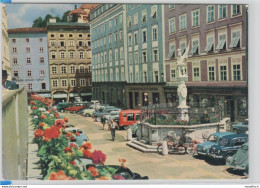Salzburg - Alter Markt Und Floriani-Brunnen - Auto - VW Käfer - VW Bus - Fiat 500 - Voitures De Tourisme