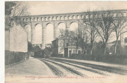 13 // ROQUEFAVOUR    La Gare Et L'aqueduc - Roquefavour