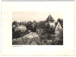 Fotografie Unbekannter Fotograf, Ansicht Rekawinkel, Blick In Den Ort Mit Kirche, Rückseite Datiert 1945, Karl Schuh  - Lieux