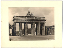 Fotografie Richard Krumme, Berlin, Ansicht Berlin, Blick Zum Brandenburger Tor Vom Pariser Platz Aus, 27 X 21cm  - Lieux