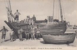 Malo-les-Bains.  Groupe De Marins Revenant De La Pêche - Malo Les Bains