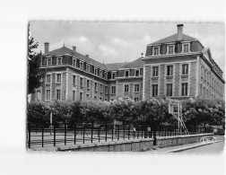 GUERET : Hôtel De Ville - état - Guéret