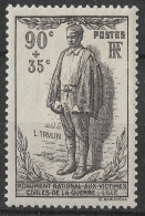 Lot N°229 N°420, Monument Aux Victimes Civiles à La Guerre 1914-1918  (avec Charnière) - Unused Stamps