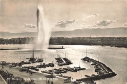 SUISSE - Genève - Le Jet D'eau Et La Rade - Carte Postale - Genève