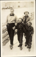 CPA Juliana Der Niederlande, Prince Bernhard, Beatrix, Irene, April 1947 - Königshäuser