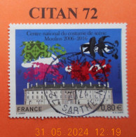 FRANCE 2016   .YT N° 5042   10eme ANN. CENTRE  NATIONAL  COSTUME  DE  SCENE  A  MOULINS      CACHET  ROND   ( A VOYAGE) - Used Stamps