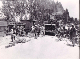 Photo 24.0 X 18.0 Cm  - Chemin De Fer Du Beaujolais - Deraillament Aux 4 Grands Moulins De GLEIZE - Aout 1923 - Retirage - Eisenbahnen