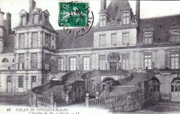 77 - Palais De FONTAINEBLEAU - L'escalier Du Fer A Cheval - Fontainebleau