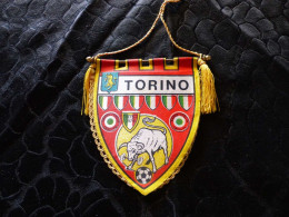 Joli Fanion Football, Torino - Habillement, Souvenirs & Autres