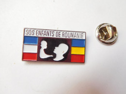 Beau Pin's , Association , SOS Enfants De Roumanie , Non Signé - Associazioni