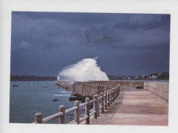 Saint Malo Cité Corsaire, Tempête Sur Le Môle Des Noires (J. Noêl Photographe) Ed Emge - Saint Malo