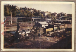 PHOTOGRAPHIE 93 SEVRAN - SUPERBE PLAN GARE CHEMIN DE FER TRAINS WAGONS ANIMATION Cheminots - Sevran