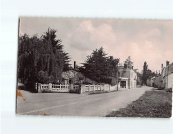 SARLIAC SUR L'ISLE : Monument Aux Morts Et Rue Principale - état - Altri & Non Classificati