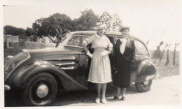 Photographie Vintage Photo Snapshot Automobile Voiture Car Auto Femme Mode - Cars