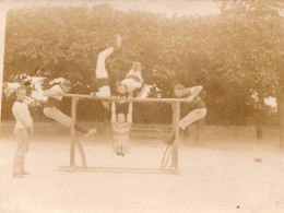 Photographie Vintage Photo Snapshot Collège De Langres Gymnastique Portail - Sport