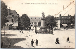 10 TROYES Cartes Postales Anciennes [REF/41855] - Autres & Non Classés