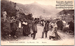 63 TYPES D'AUVERGNE Cartes Postales Anciennes [REF/45002] - Autres & Non Classés