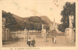 Postcard France Lourdes Esplanade - Lourdes