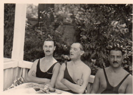 Photographie Photo Vintage Snapshot Bel Homme Maillot Bain Muscle Handsome Boy - Anonymous Persons