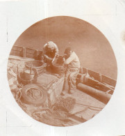Photographie Photo Vintage Snapshot Bateau Boat Pêcheur Pêche  - Professions