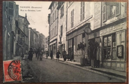 Cpa 24, Thiviers, Rue Du Général Lamy, Animée, Enseignes Grand Café De Paris, Spaten De Munich, Billard, Maison Cousin - Thiviers