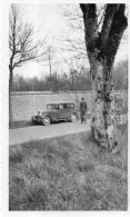 Photographie Photo Vintage Snapshot Automobile Voiture Auto Car Homme Dos - Automobiles
