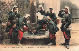 Militaire CPA Armée Française Infanterie à La Fontaine - Régiments
