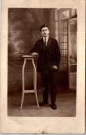 CARTE PHOTO - Un Homme  [REF/S005971] - Fotografie