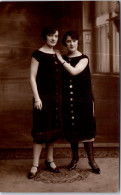 CARTE PHOTO - Deux Femmes  [REF/S005982] - Photographie