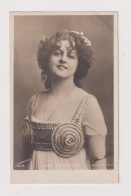ENGLAND - Marie Studholm Unused Vintage Postcard - Entertainers