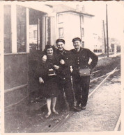 Photo Originale - 21 - DIJON -  Tramway Ligne 5 - Terminus De Chenove - Controleurs Et Wattman -1960 - Places