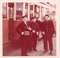 Photo Originale - 21 - DIJON -  Tramway Ligne 5 - Controleurs Et Wattman Au Terminus -  Chenove  - 1960 - Places