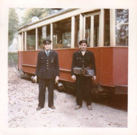 Photo  - 21 - DIJON - Ligne Tramway N°1/6 - Controleurs Au Terminus Du Parc - 11/1960  - Plaatsen