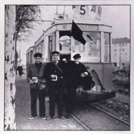 Photo  - 21 - DIJON-controleurs -  Denier Jour Avant Fermeture De La Ligne Tramway 5 - Le 5 Novembre 1960 -retirage  - Places