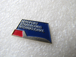 PIN'S   AVION  AEROPORT  STRASBOURG - Luftfahrt