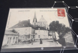 Carte Postale   AIZENAY  Entrée Dans Le Bourg Par La Gare - Aizenay