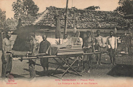 MIKICP2-029- CAMBODGE PHNOM PENH LE PALANQUIN DU ROI ET SES PORTEURS - Kambodscha