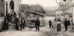 52 - Haute Marne -     SAUCOURT   La  Rue Pavée - Sonstige & Ohne Zuordnung