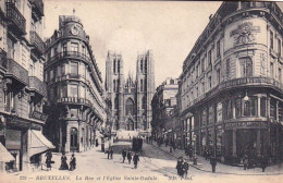 BRUXELLES - La Rue Et L'église Sainte Gudule - Bruxelles-ville