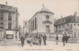 Troyes (10 - Aube)  Pont Et Rue De La Cité - Hôtel Dieu - Troyes