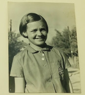 Smiling Young Girl - Anonieme Personen