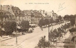 51 - Reims - Place D'Erlon Vers La Gare - Animée - Automobiles - Correspondance - Voyagée En 1926 - CPA - Voir Scans Rec - Reims