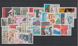 France Année Complète 1975 Du 1830 Au 1862, 33 Val ** MNH - 1970-1979