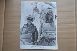 Original Photo Press 19x24cm Tenzing Norgay E. Hillary Return From Everest Summit Mountaineering Escalade Alpinisme - Sporten